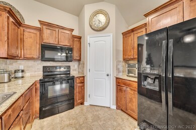 3208 E Fairmont St, Broken Arrow, OK 74014 - photo 7