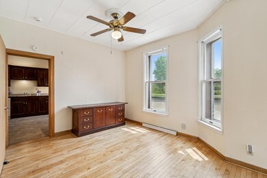 Living / Dining Area