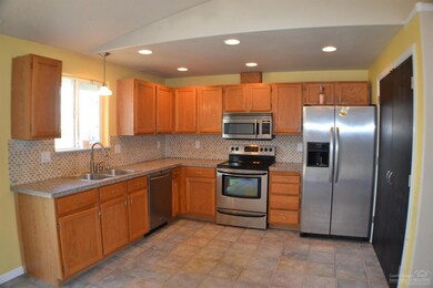 3247 SW Quartz Place, Redmond, OR 97756 - photo 6