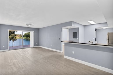 1610 N 42nd Cir unit 206, Vero Beach, FL 32967 - photo 3