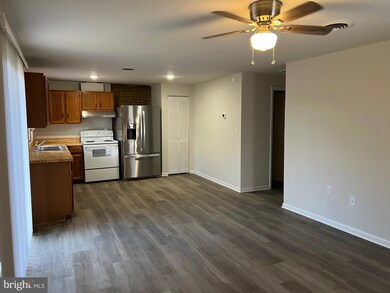 277 Briarwood Cir unit 6, Berkeley Springs, WV 25411 - photo 3