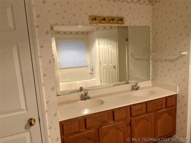 4109 S Redbud Ave, Broken Arrow, OK 74011 - photo 3