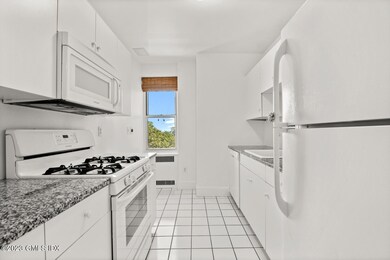 25 W Elm St unit 43, Greenwich, CT 06830 - photo 6