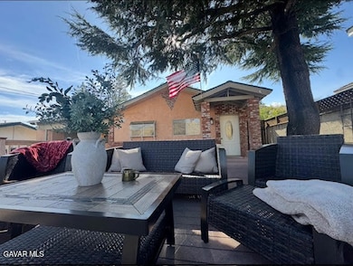 15366 Sandrock Dr, Lake Hughes, CA 93532 - photo 5