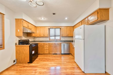 1502 E McClernon St, Springfield, MO 65803 - photo 4