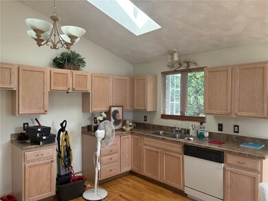 2 Brayton St, Johnston, RI 02919 - photo 5