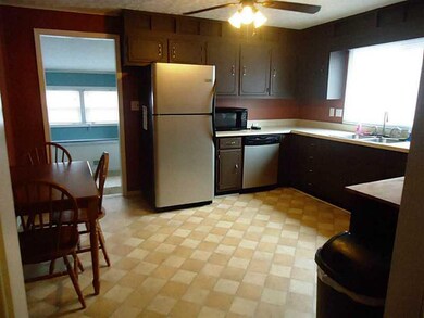 341 N Cherry St, Columbus, IN 47201 - photo 5