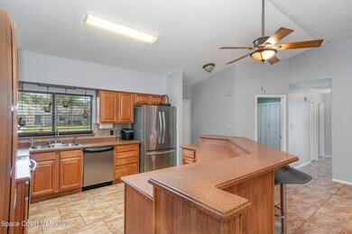 Plenty of cabinets