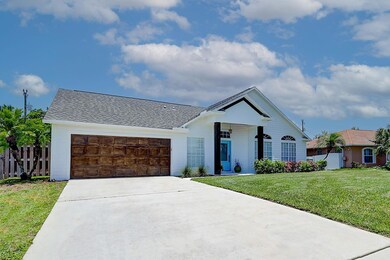 551 SW Columbus Dr, Port Saint Lucie, FL 34953 - photo 2