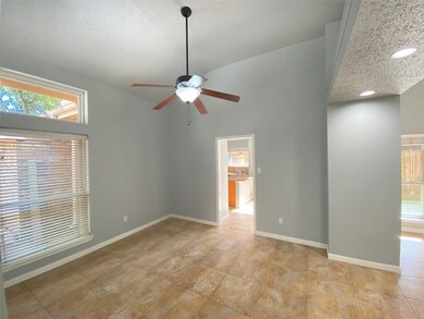 15603 Lago Villa Dr, Tomball, TX 77377 - photo 4