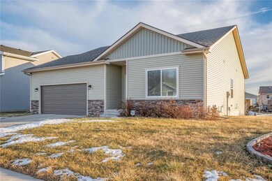 2309 River Meadows Cir, Des Moines, IA 50320 - photo 2