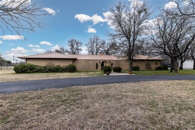 560 Canyon Rd, Weatherford, TX 76085 - photo 3