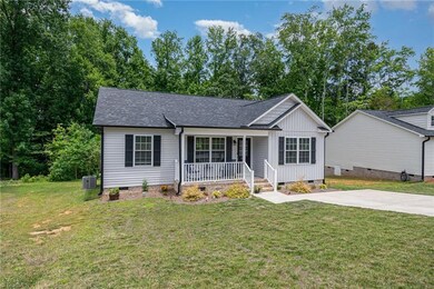 897 Berg St, Asheboro, NC 27203 - photo 3
