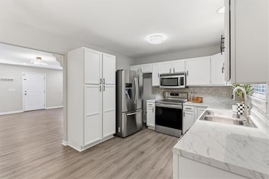 630 Streamside Dr, Roswell, GA 30076 - photo 7