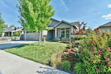 671 Nottingham Terrace, Eagle Point, OR 97524 - photo 3