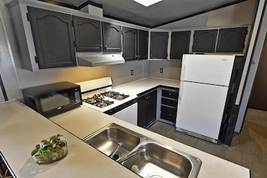 24 Avenue B, Burlington, VT 05408 - photo 2