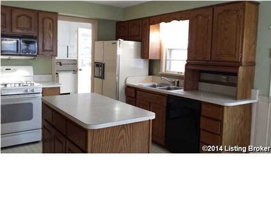 9208 Hudson Ln, Louisville, KY 40291 - photo 5