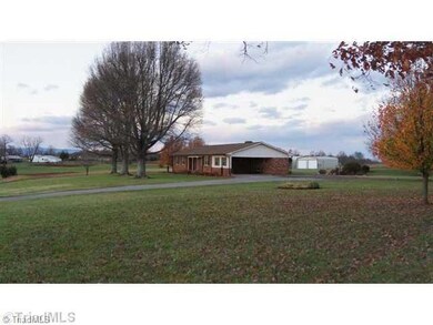 4869 Nc 704 Hwy E, Sandy Ridge, NC 27046 - photo 2