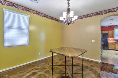 FORMAL DINING
