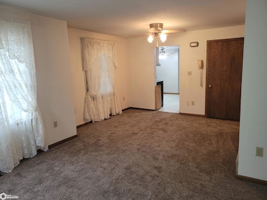 415 N Garfield Ave, Eagle Grove, IA 50533 - photo 5