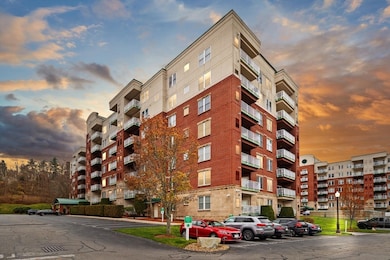 Ironwood on the Green at Ferncroft unit 201, Middleton, MA 01949 - photo 2