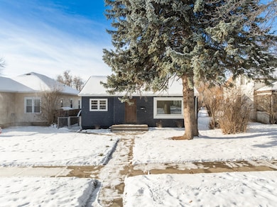 907 2nd St NE, Minot, ND 58703 - photo 2