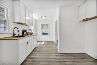 5437 Grasmere Ave, Maple Heights, OH 44137 - photo 7