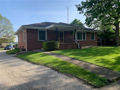 215 E Monroe Ave, Chrisman, IL 61924 - photo 2