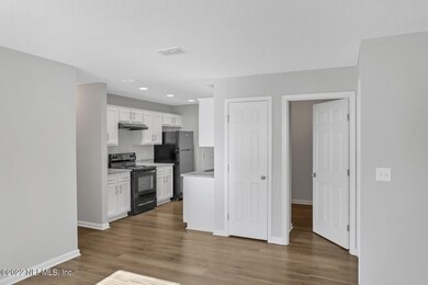 Dining to Kitchen