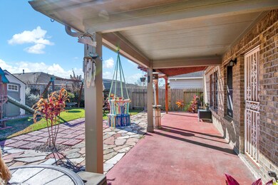 8826 Summerset Meadow Ct, Houston, TX 77075 - photo 4