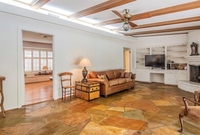 307 Rainier Dr, Houston, TX 77024 - photo 2