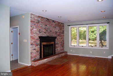 9950 Beech Ln, La Plata, MD 20646 - photo 6