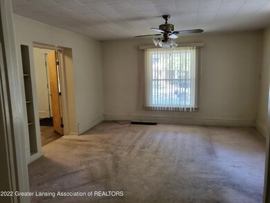 410 N Clinton St, Grand Ledge, MI 48837 - photo 3