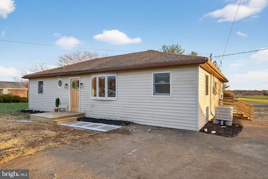 2472 Leaman Rd, Ronks, PA 17572 - photo 3