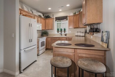 19560 Sager Loop, Bend, OR 97702 - photo 4