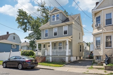 163 Laurel Ave, Irvington, NJ 07111 - photo 3