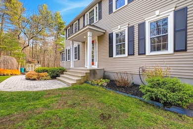 6 Hickory Ln, Upton, MA 01568 - photo 2