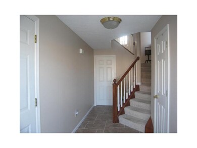 Entry/Foyer.