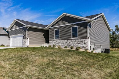 5116 Ruhd St SW, Cedar Rapids, IA 52404 - photo 2