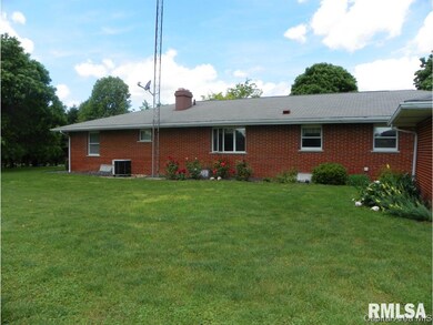 1405 Merritt Rd, Jacksonville, IL 62650 - photo 3