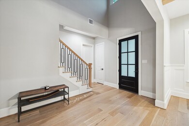 10226 Pine Forest Rd, Houston, TX 77042 - photo 3