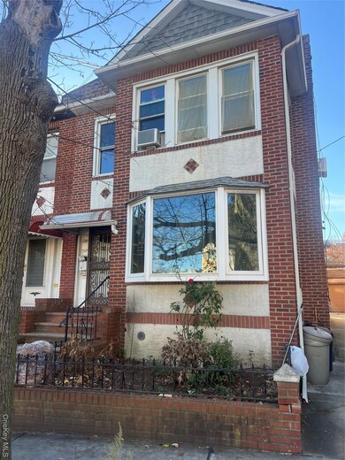 8644 139th St, Jamaica, NY 11435 - photo 2