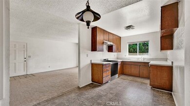 11892 Geode Ave, Fountain Valley, CA 92708 - photo 4