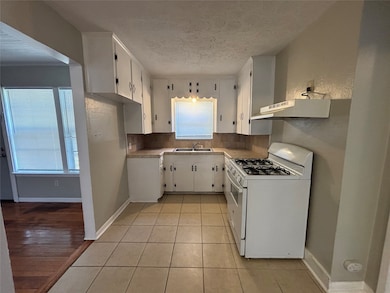 129 Lee Dr, La Marque, TX 77568 - photo 7