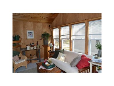 3-Seasons Porch/Room.