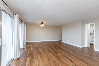 Continental Towers unit 701, Lexington, KY 40503 - photo 4