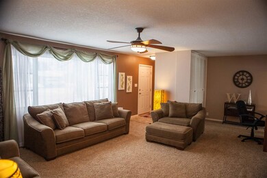 525 W Dustman Rd, Bluffton, IN 46714 - photo 3