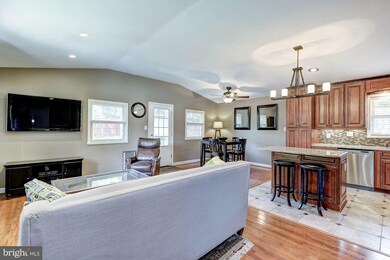 4117 Maple St, Fairfax, VA 22030 - photo 3