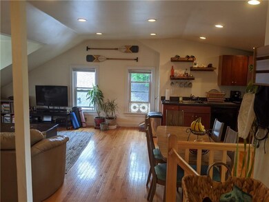 11 Central St unit 3, Newport, RI 02840 - photo 2