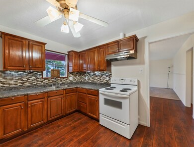 4530 Kingsbury St, Houston, TX 77021 - photo 5